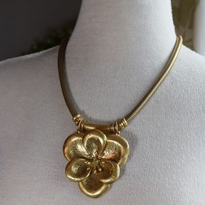 Stella & Dot NIB Bloom Necklace